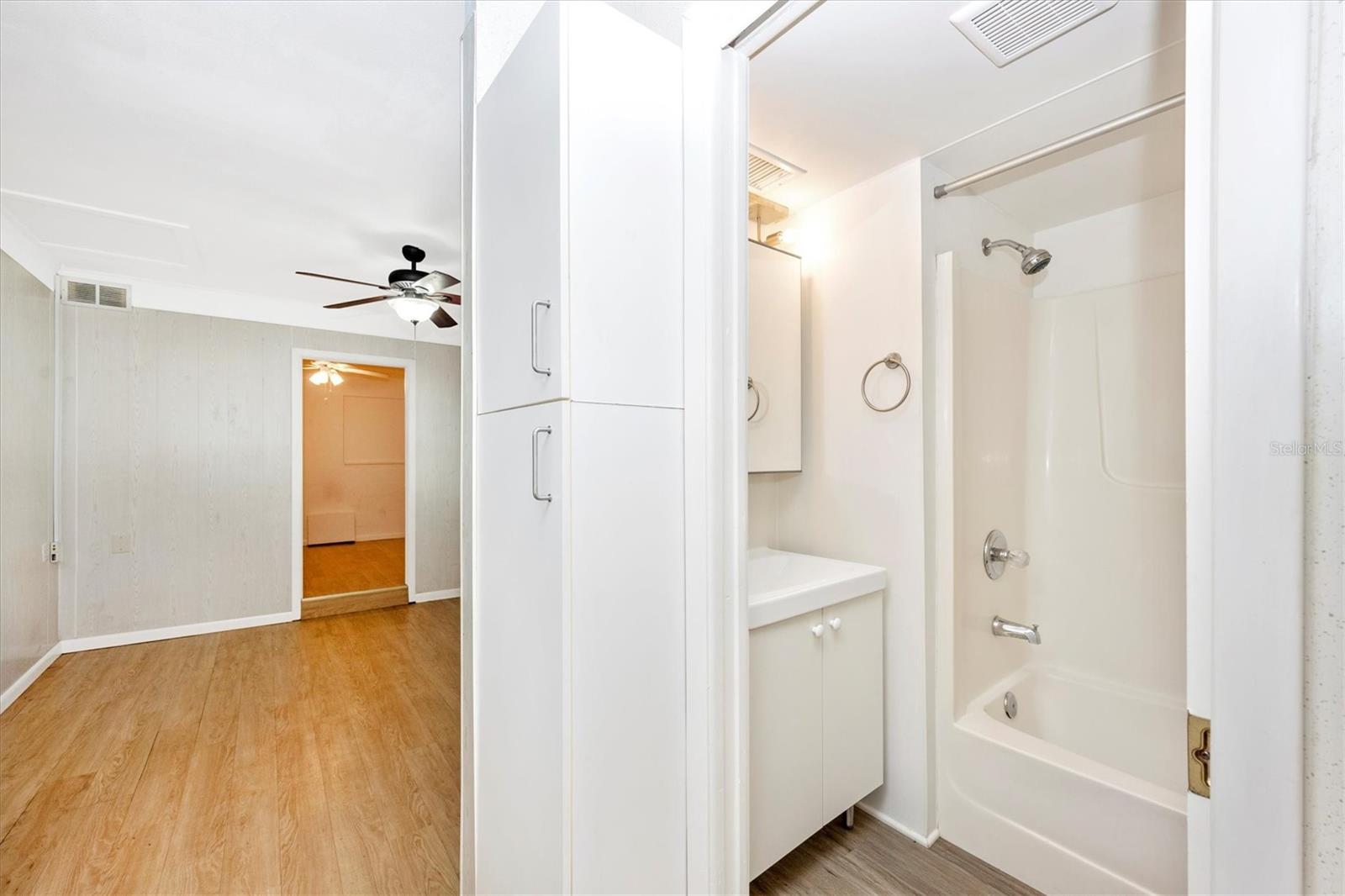3266 JOLSON DR #B, SARASOTA, FL, 34237