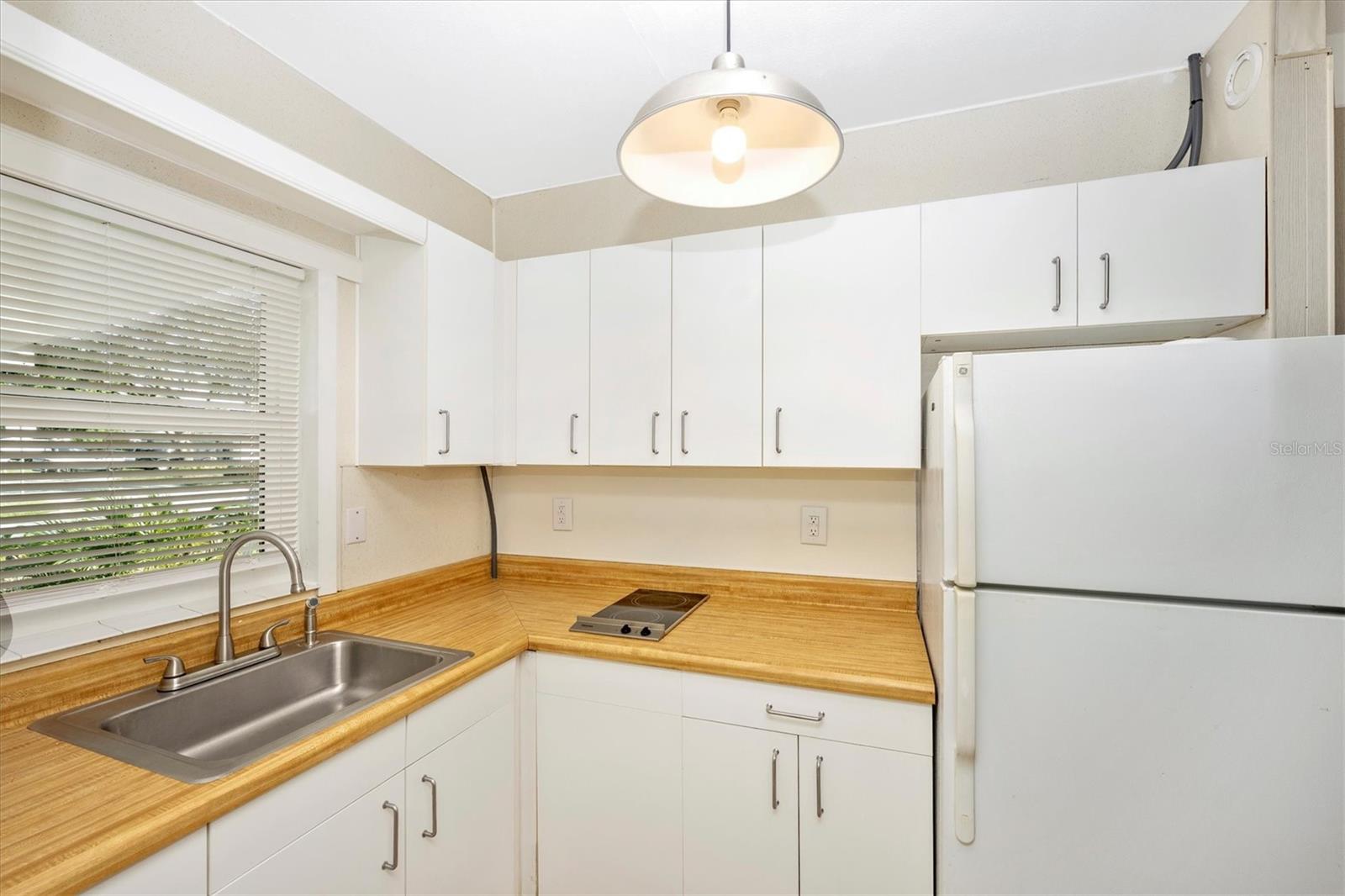 3266 JOLSON DR #B, SARASOTA, FL, 34237