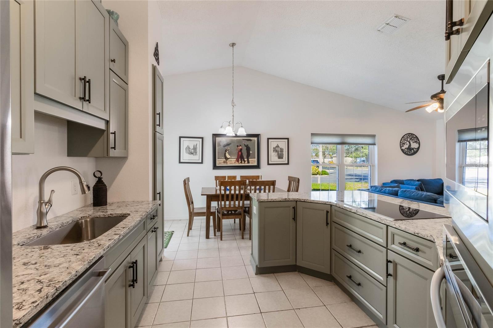 100 DIAMOND RIDGE BLVD, AUBURNDALE, FL, 33823