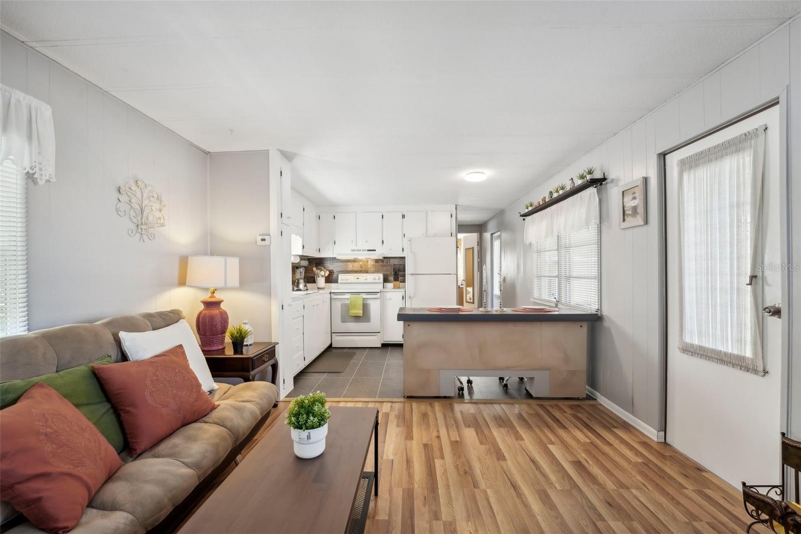 TB8355888 Property Photo