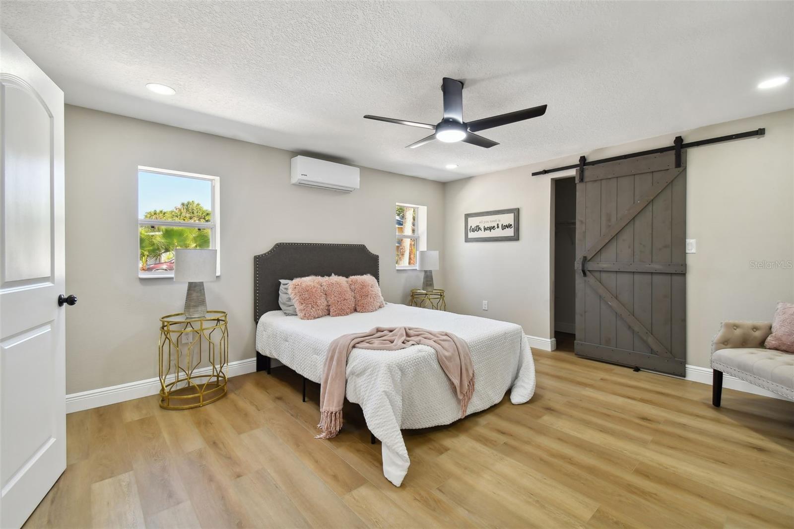 3934 HUNTINGTON ST NE, ST PETERSBURG, FL, 33703