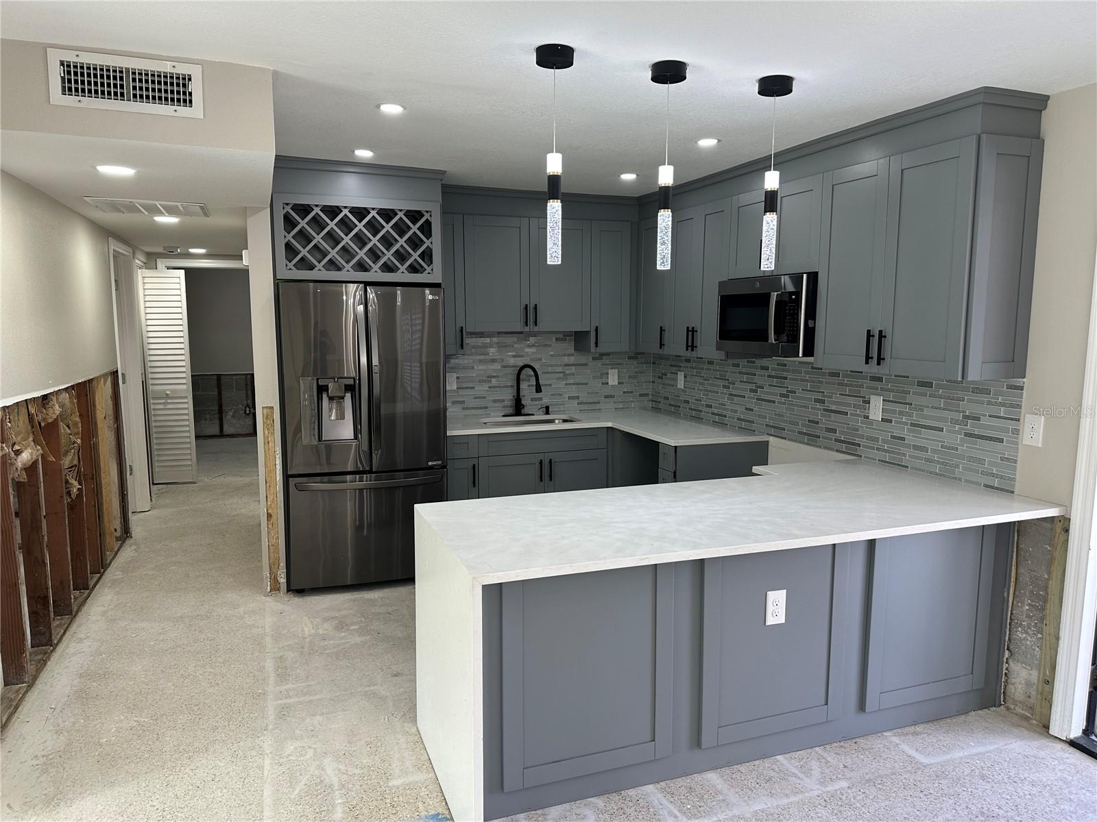 3934 HUNTINGTON ST NE, ST PETERSBURG, FL, 33703