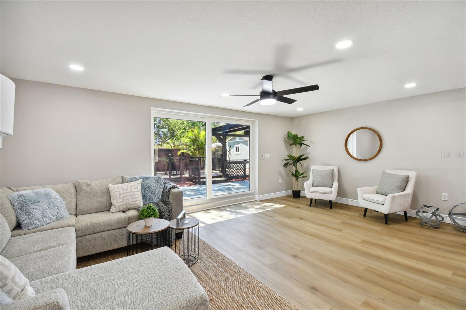 3934 HUNTINGTON ST NE, ST PETERSBURG, FL, 33703
