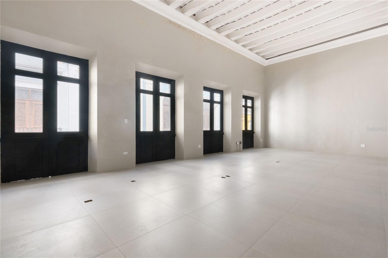 PR9112037 Property Photo