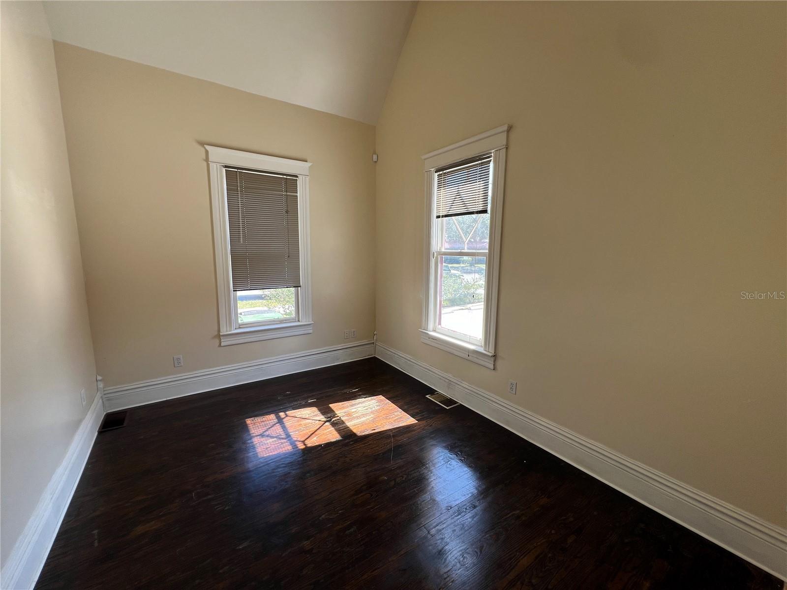 313 E OAK AVE, TAMPA, FL, 33602