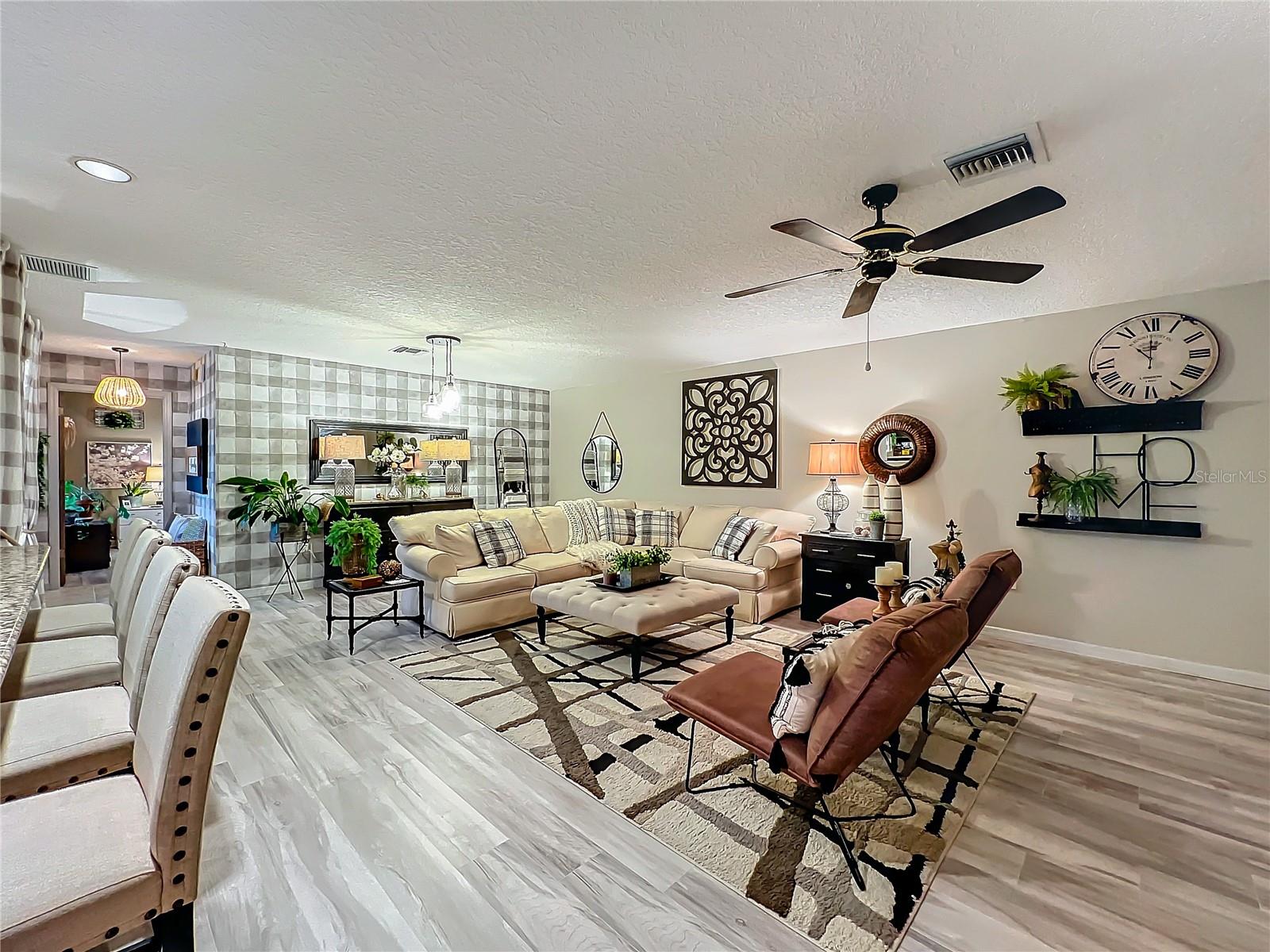 1131 APPLE TER, LEESBURG, FL, 34748
