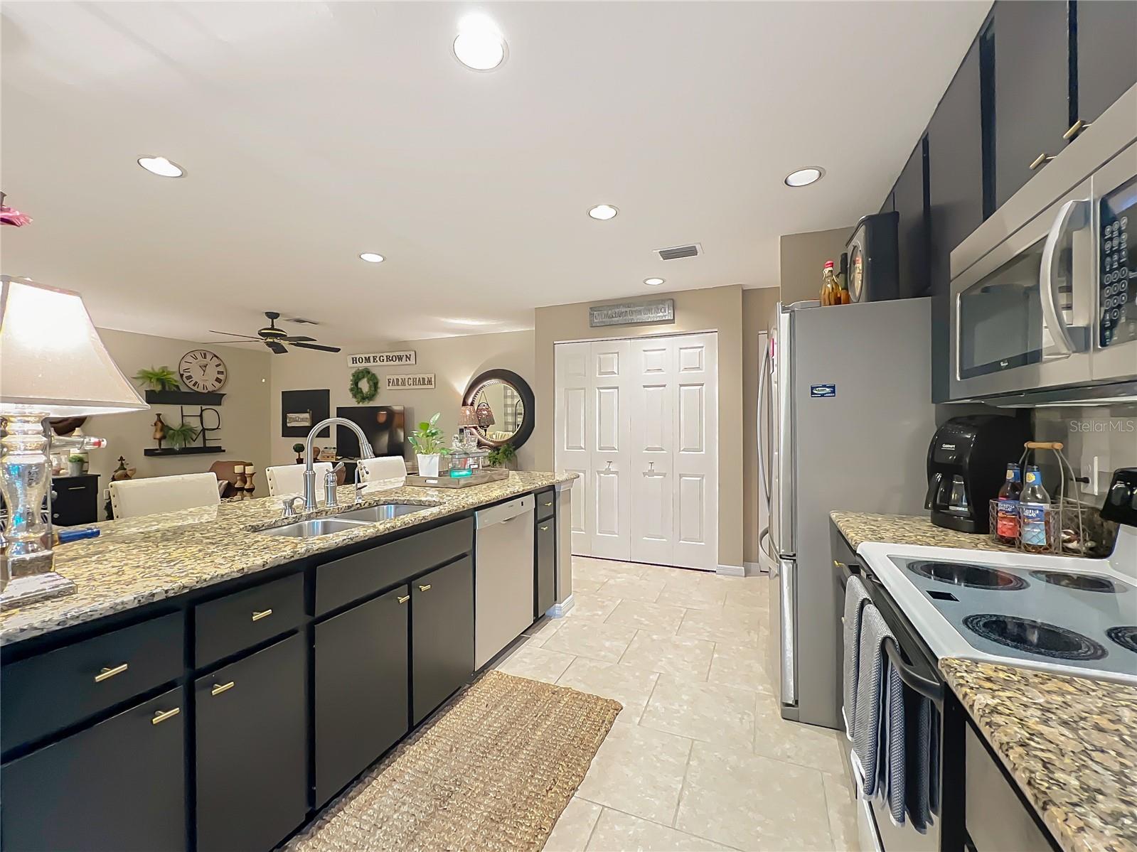 1131 APPLE TER, LEESBURG, FL, 34748