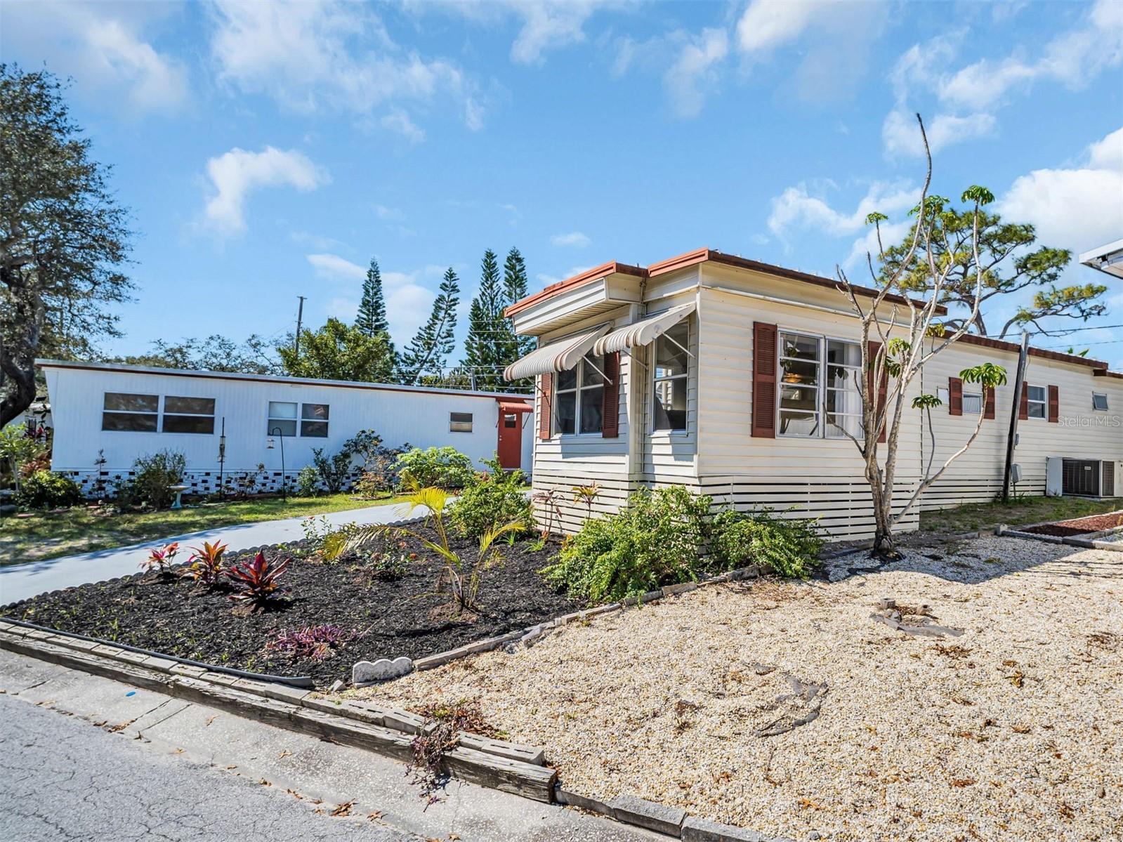 TB8355928 Property Photo