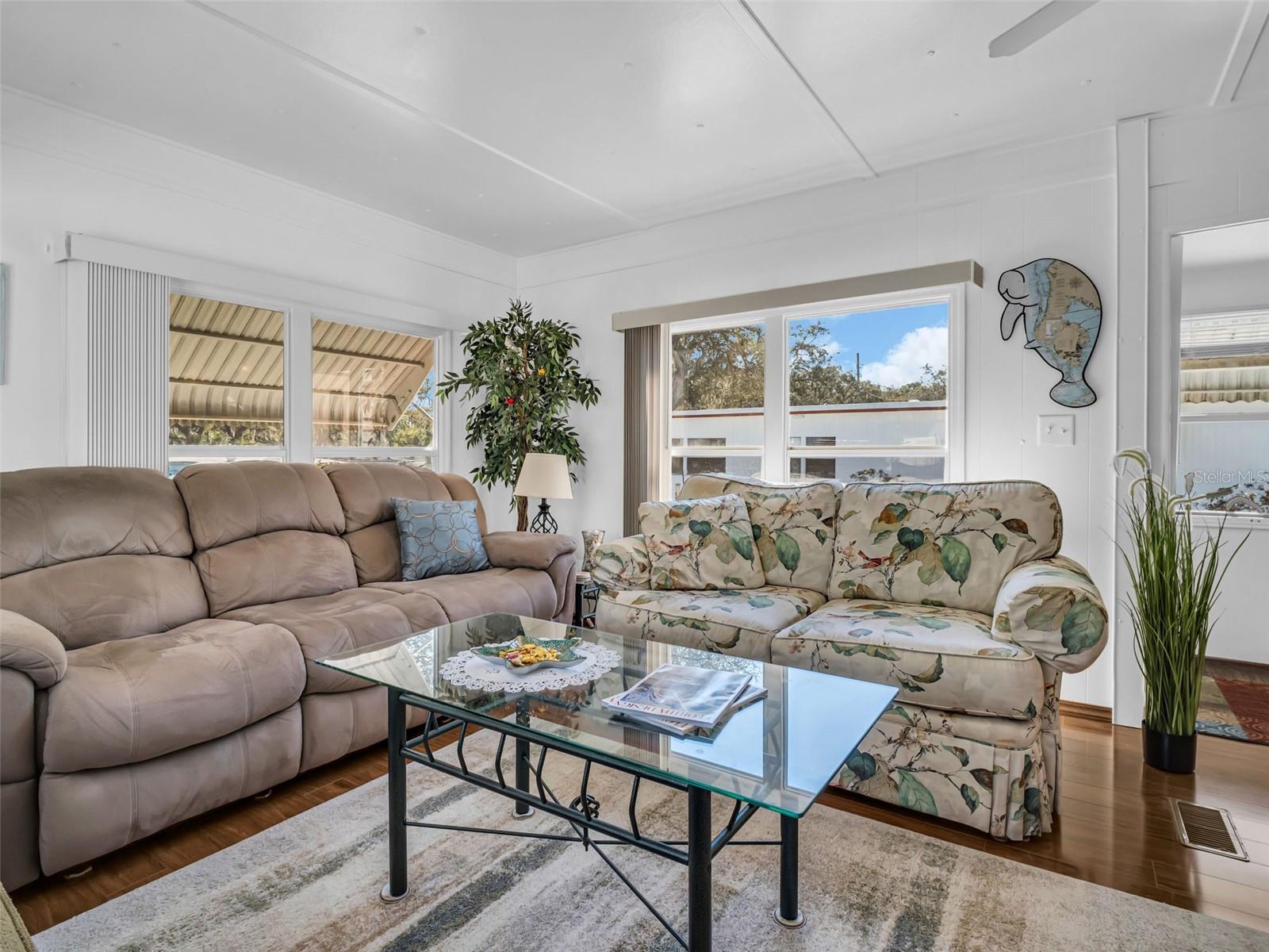 TB8355928 Property Photo