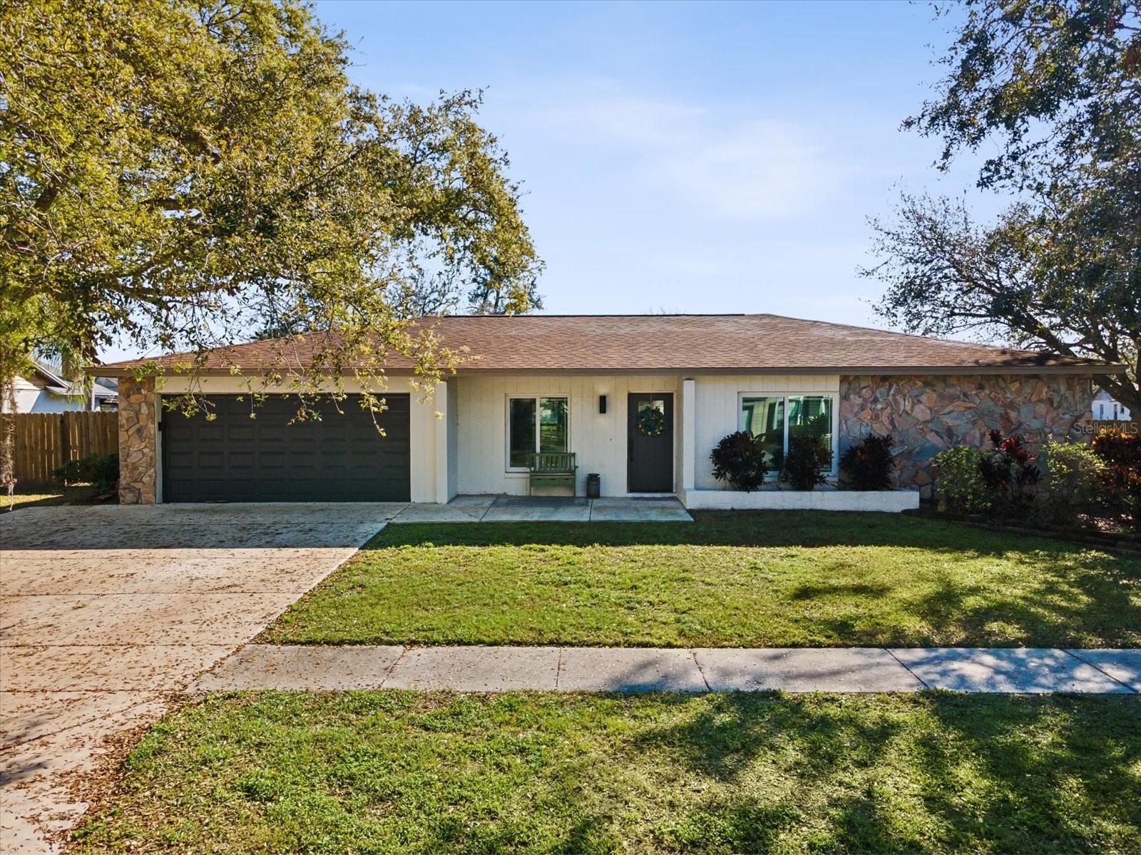 15801 BRIDGEWATER LN, TAMPA, FL, 33624
