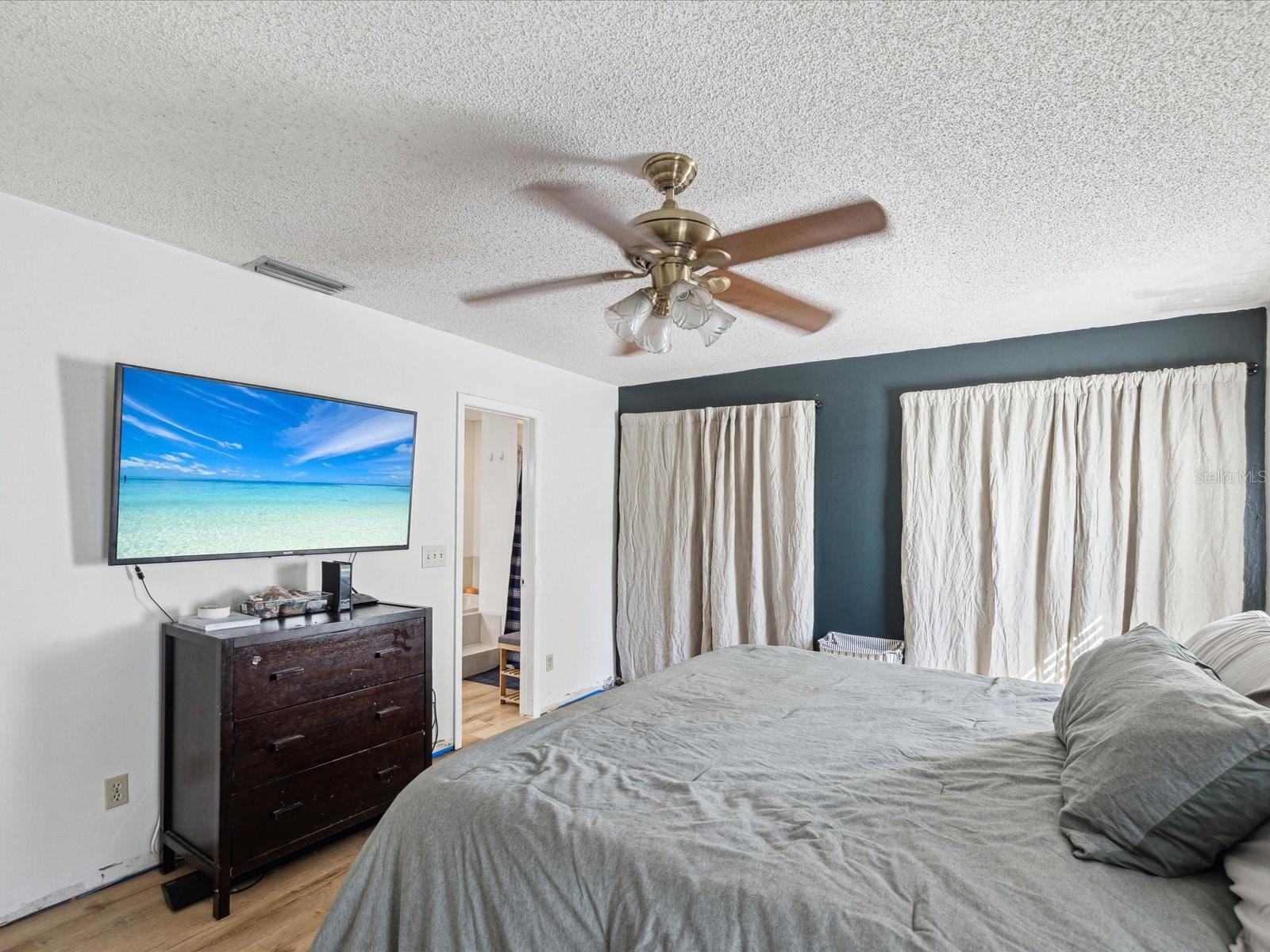 15801 BRIDGEWATER LN, TAMPA, FL, 33624