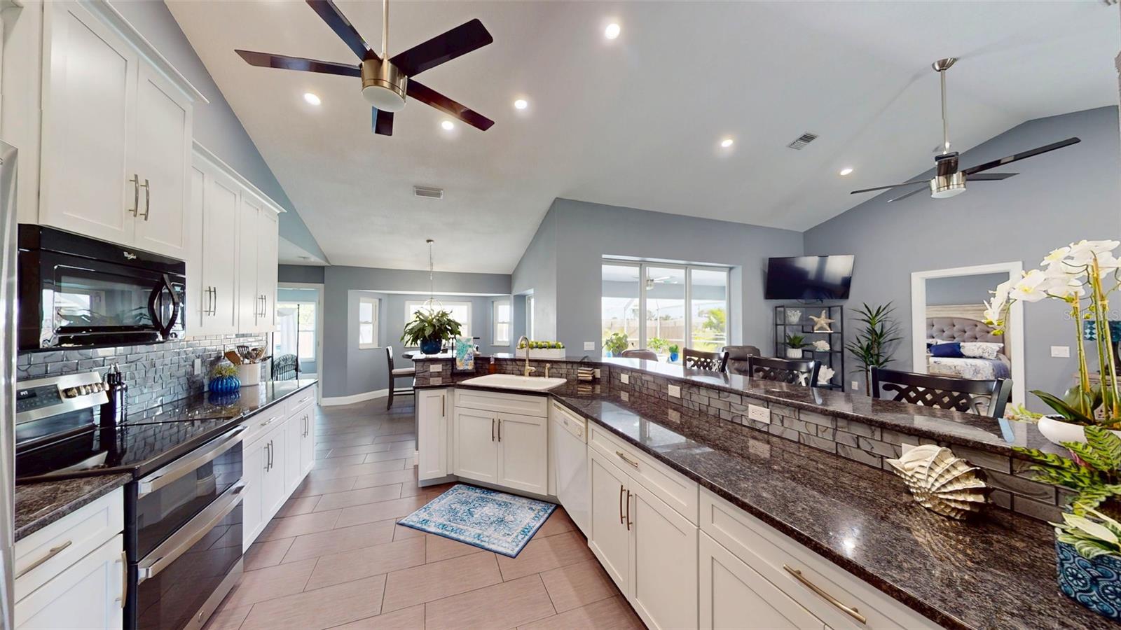 3268 MONTGOMERY DR, PORT CHARLOTTE, FL, 33981