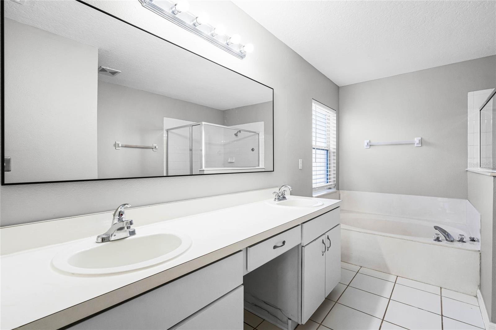 1096 BALLYSHANNON PKWY, ORLANDO, FL, 32828