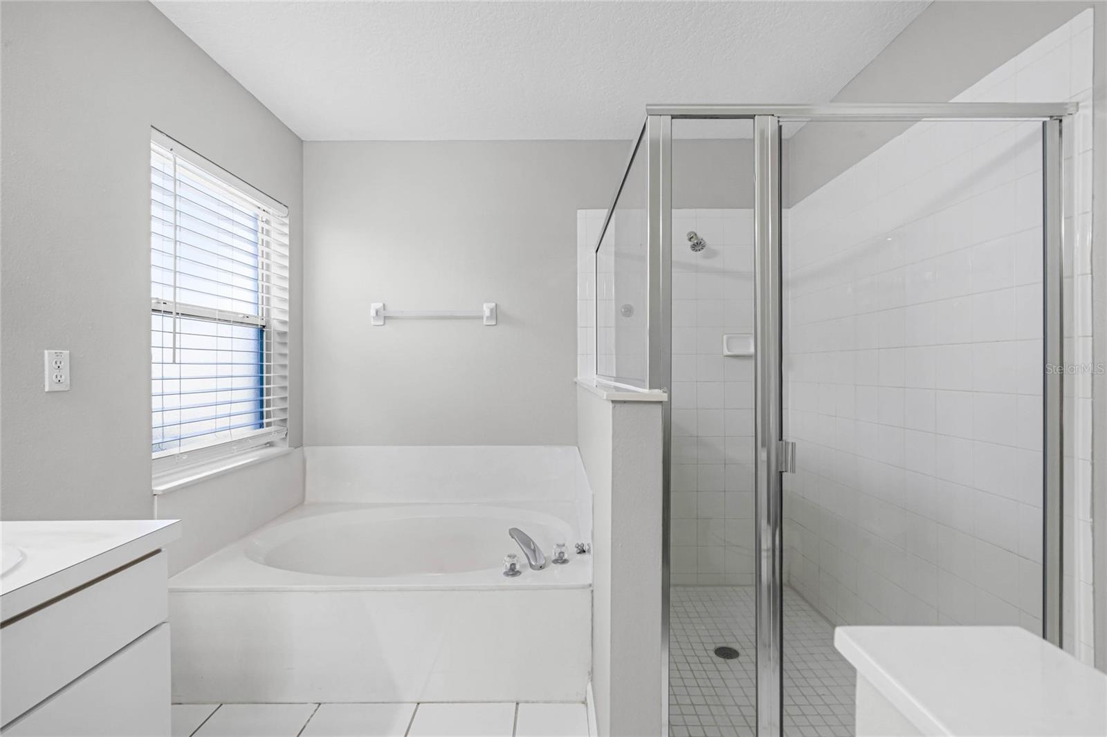1096 BALLYSHANNON PKWY, ORLANDO, FL, 32828
