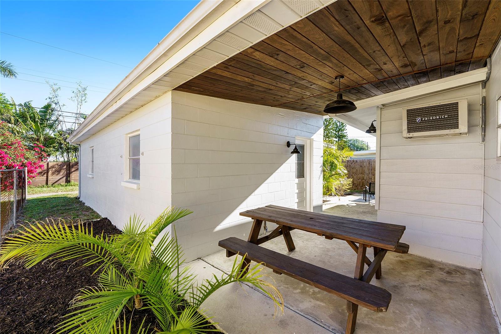 679 71ST AVE N, ST PETERSBURG, FL, 33702