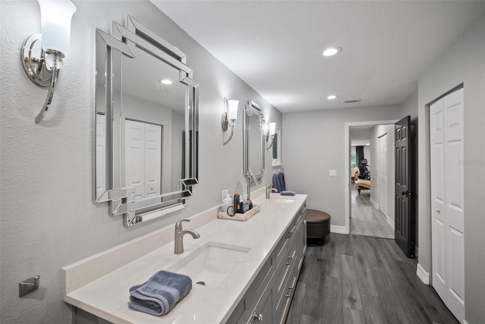 9231 67TH AVE E, BRADENTON, FL, 34202