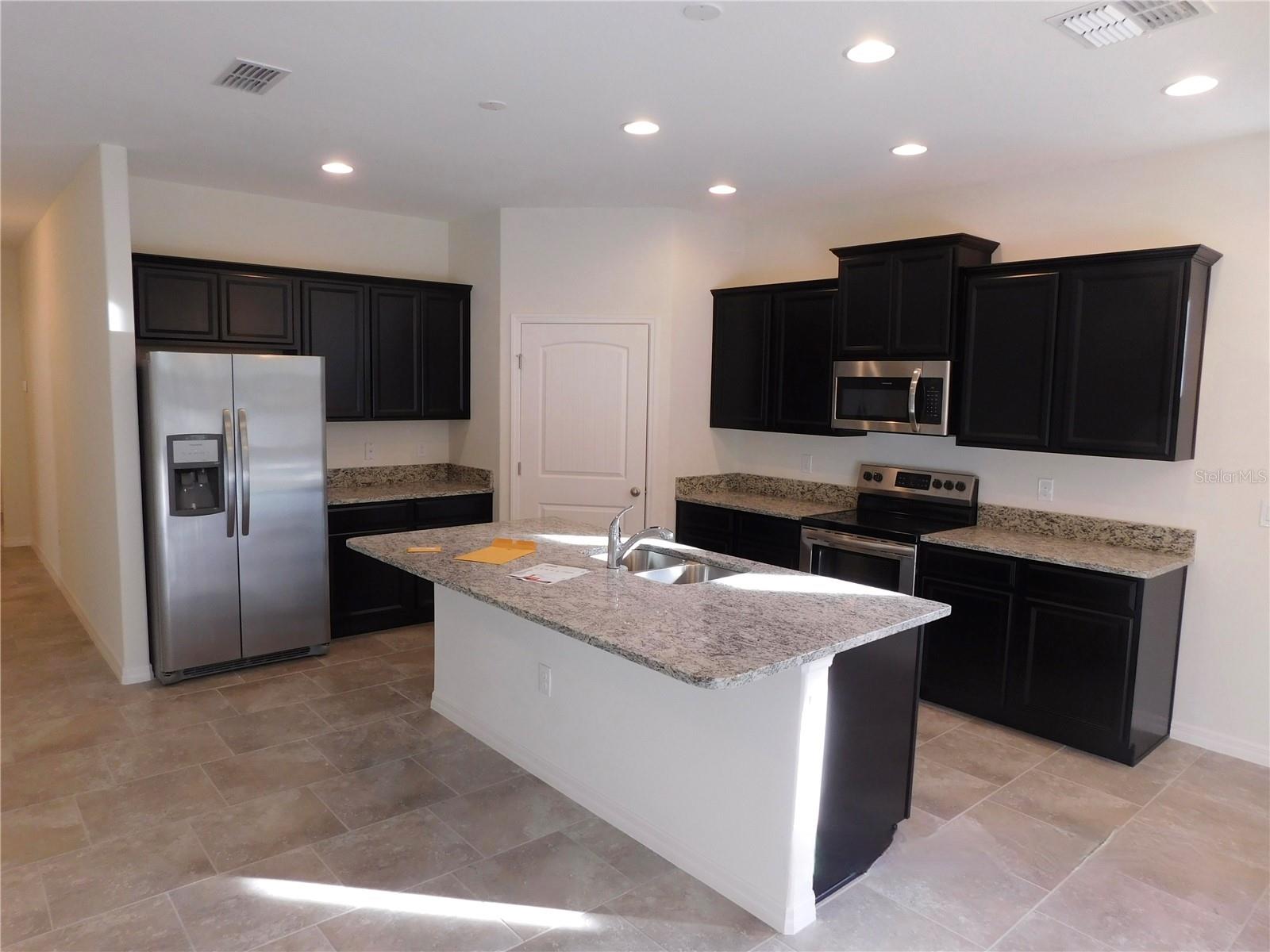 245 BRUNSWICK DR, DAVENPORT, FL, 33837