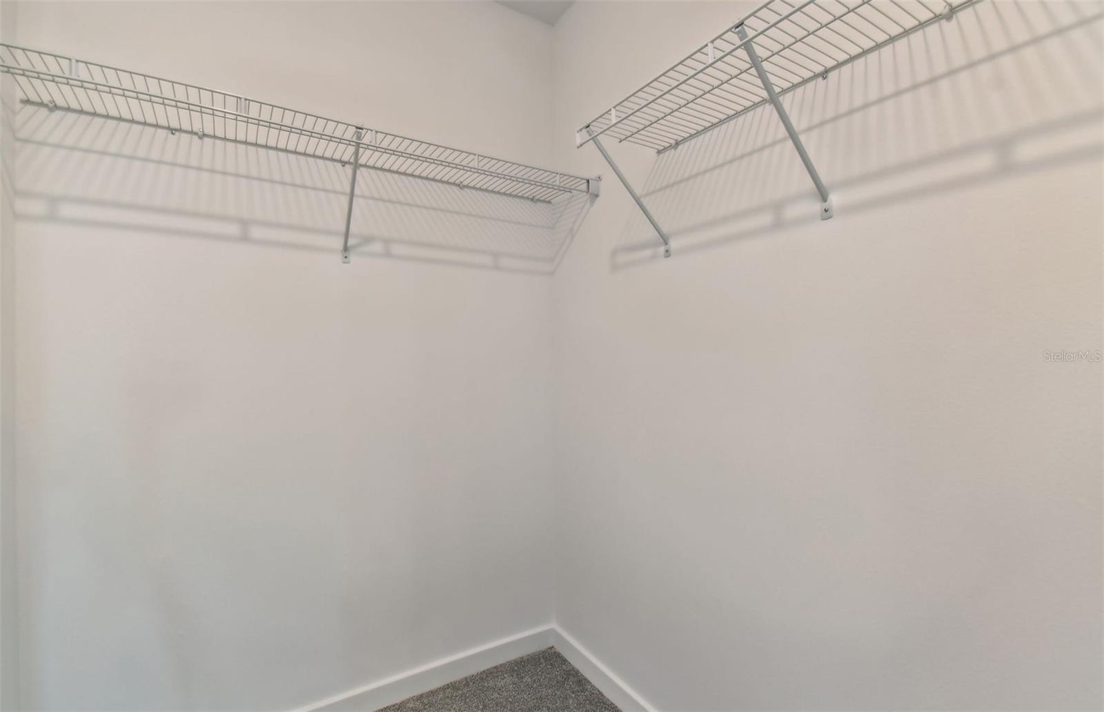 1076 KISTNA DR, ZEPHYRHILLS, FL, 33540
