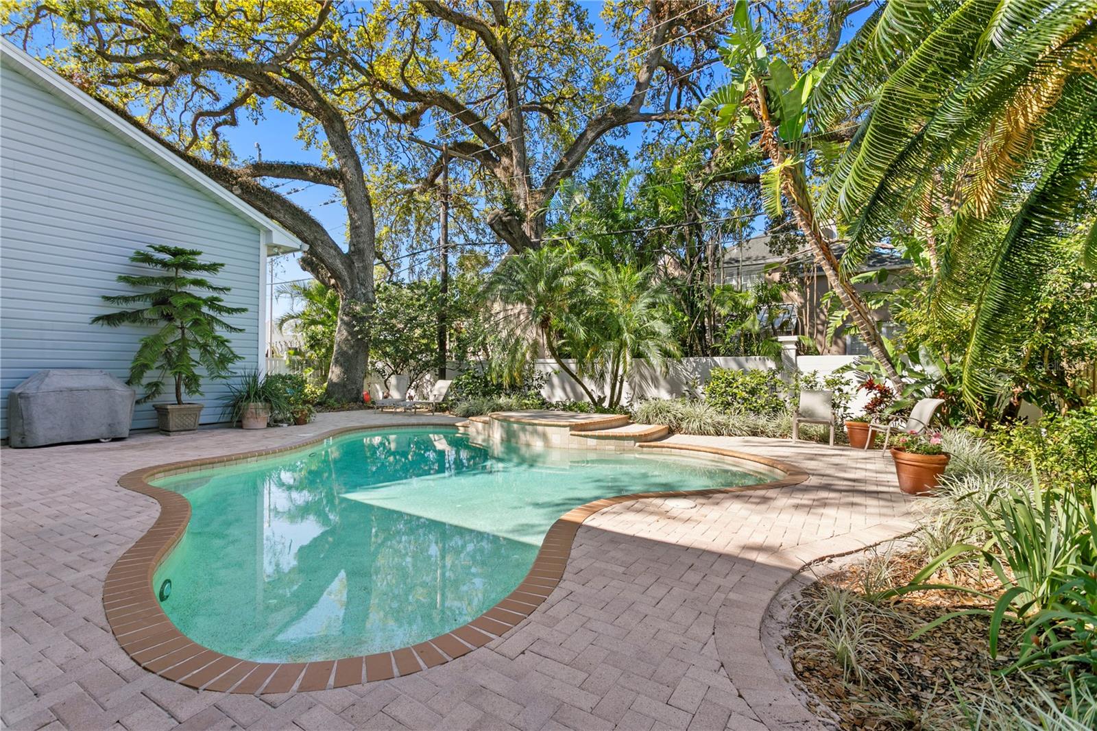 823 S ROXMERE RD, TAMPA, FL, 33609