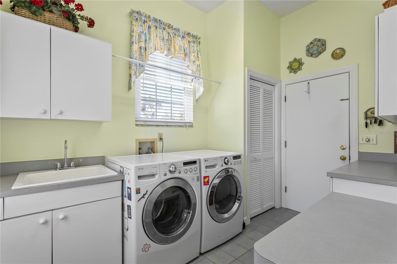 823 S ROXMERE RD, TAMPA, FL, 33609