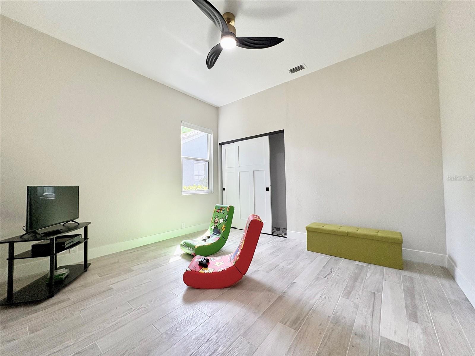 10218 GARDEN ALCOVE DR, TAMPA, FL, 33647