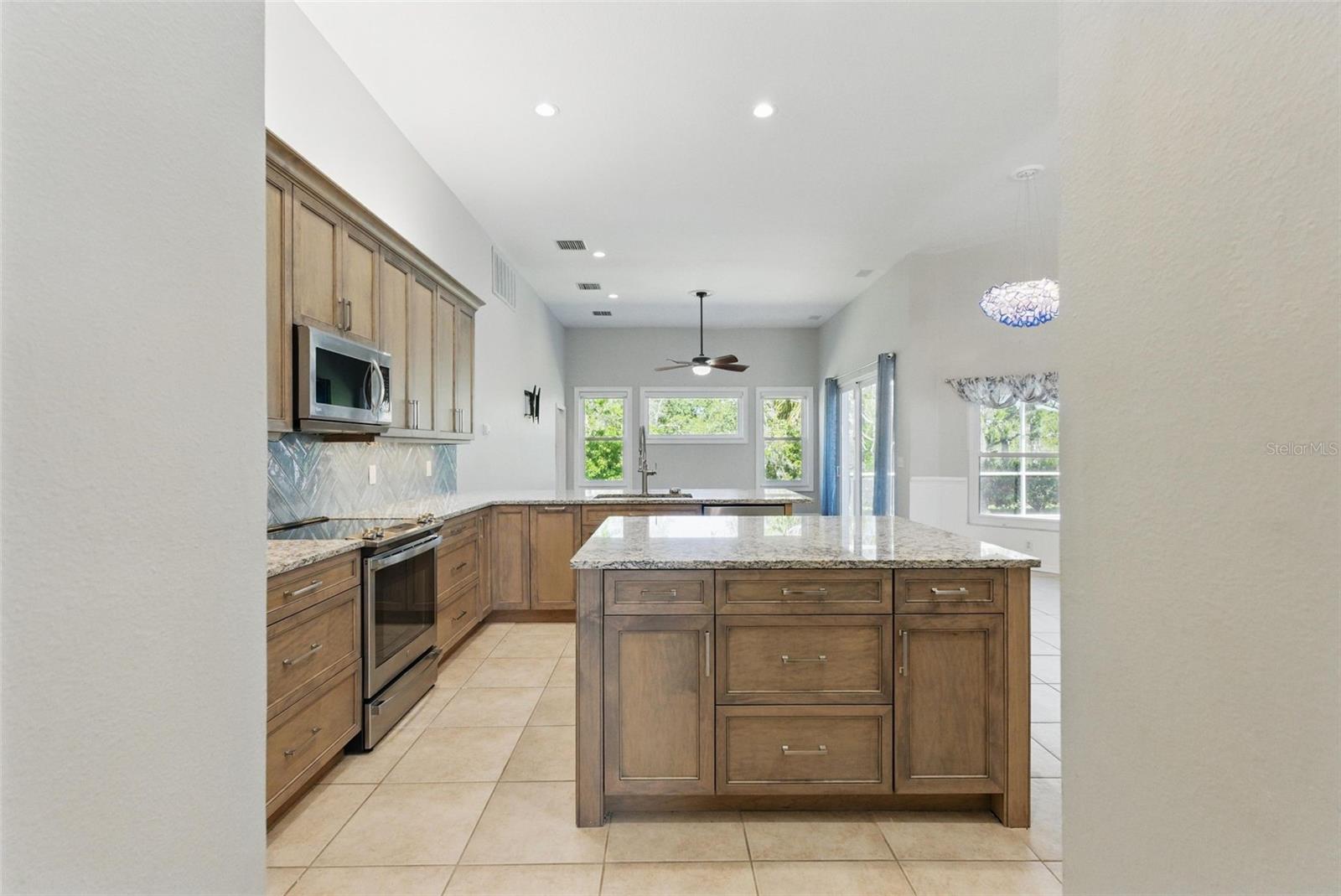 612 ADDISON DR NE, ST PETERSBURG, FL, 33716