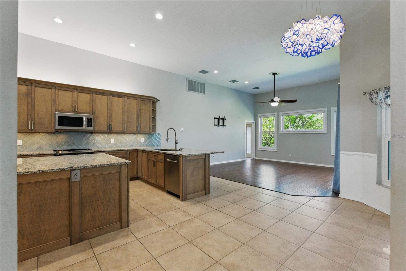 612 ADDISON DR NE, ST PETERSBURG, FL, 33716