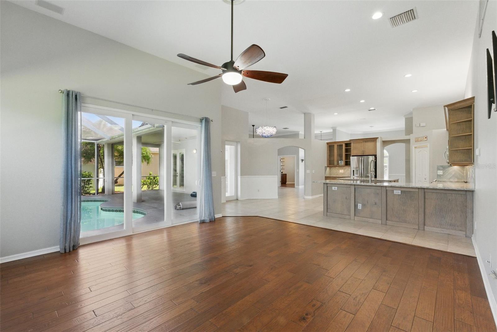 612 ADDISON DR NE, ST PETERSBURG, FL, 33716