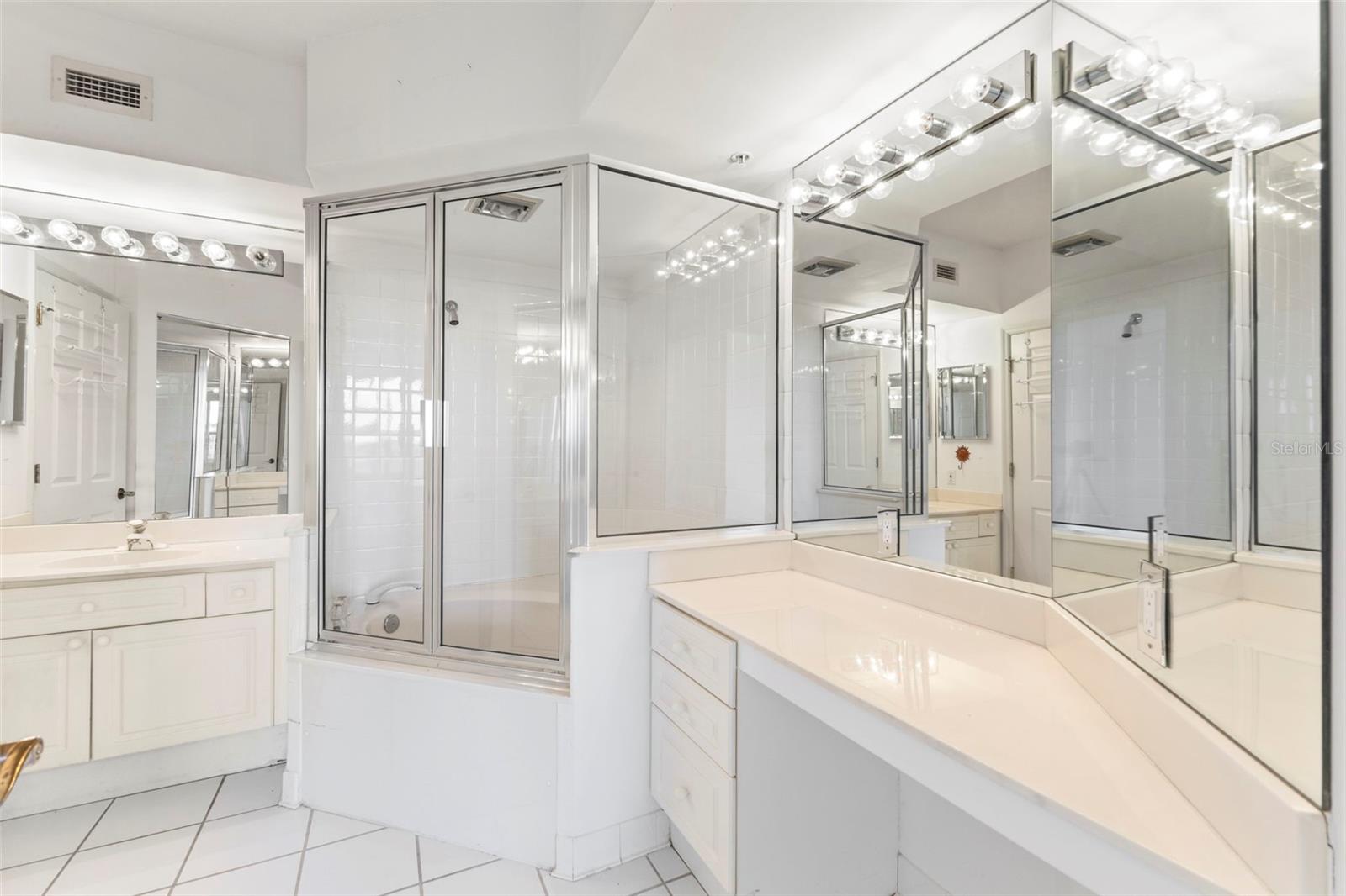 5420 EAGLES POINT CIR #103, SARASOTA, FL, 34231
