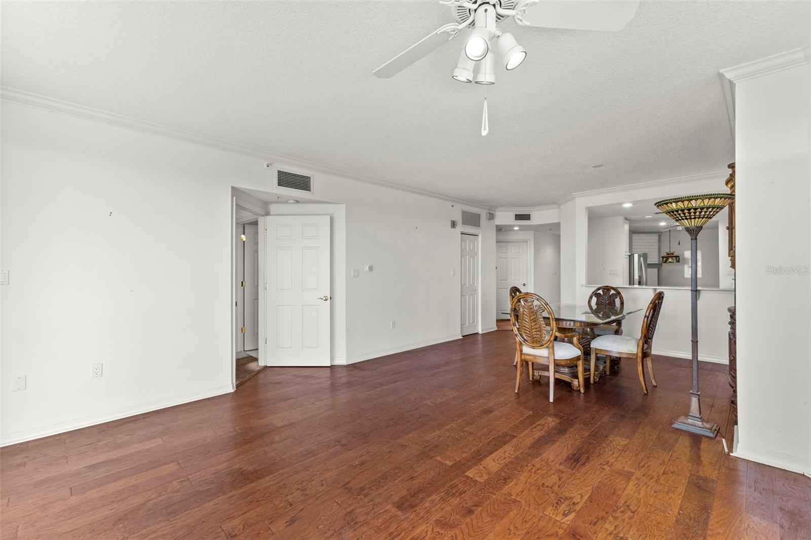5420 EAGLES POINT CIR #103, SARASOTA, FL, 34231