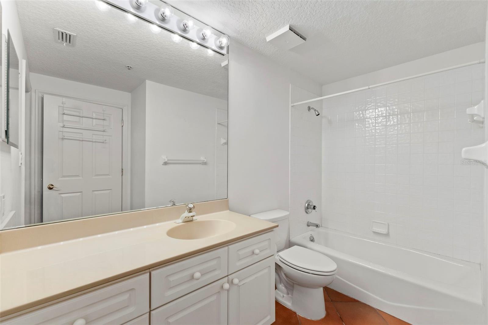 5420 EAGLES POINT CIR #103, SARASOTA, FL, 34231