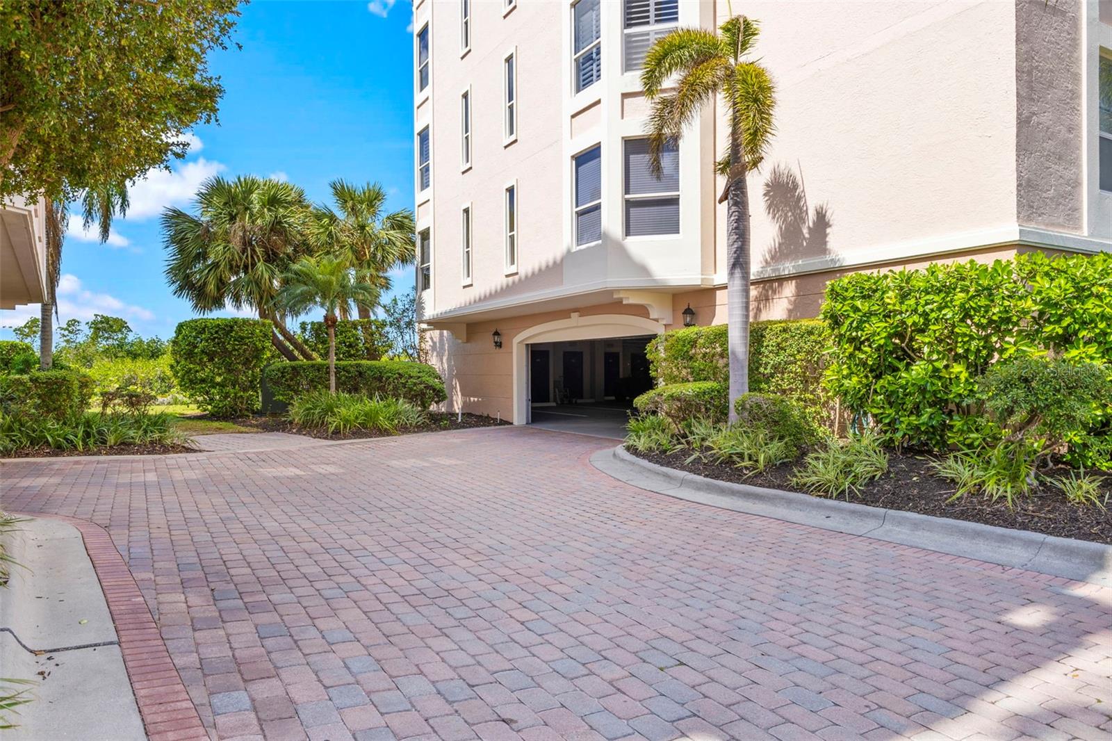5420 EAGLES POINT CIR #103, SARASOTA, FL, 34231