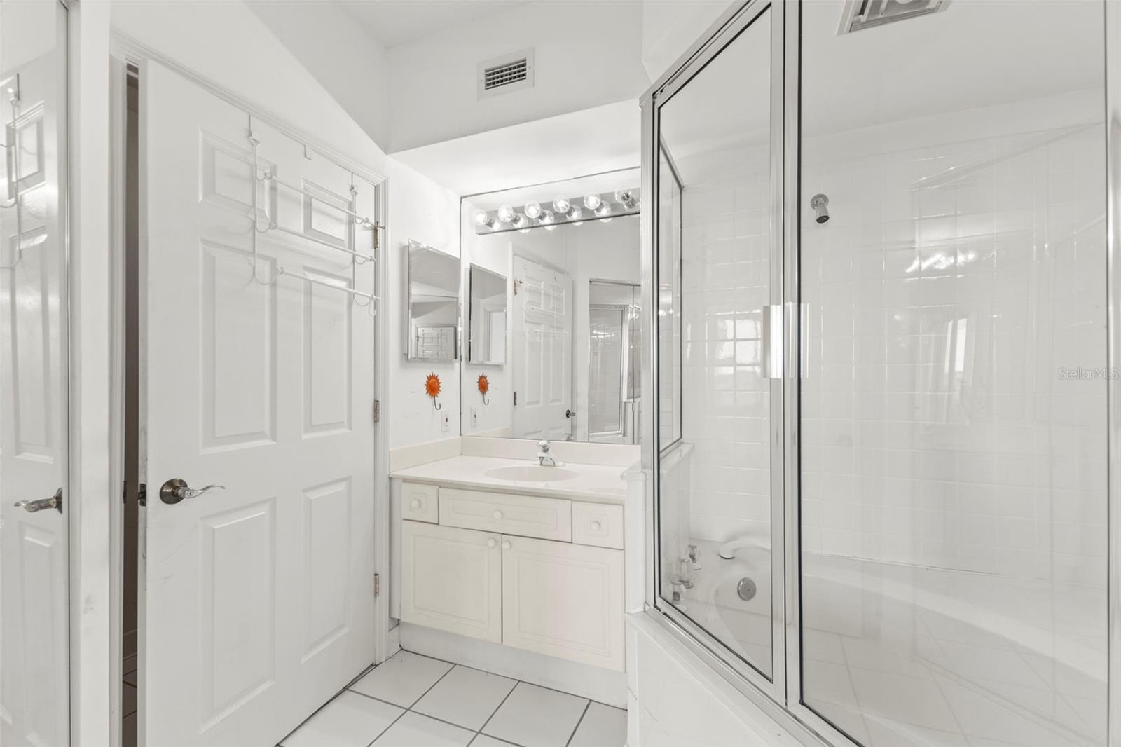 5420 EAGLES POINT CIR #103, SARASOTA, FL, 34231