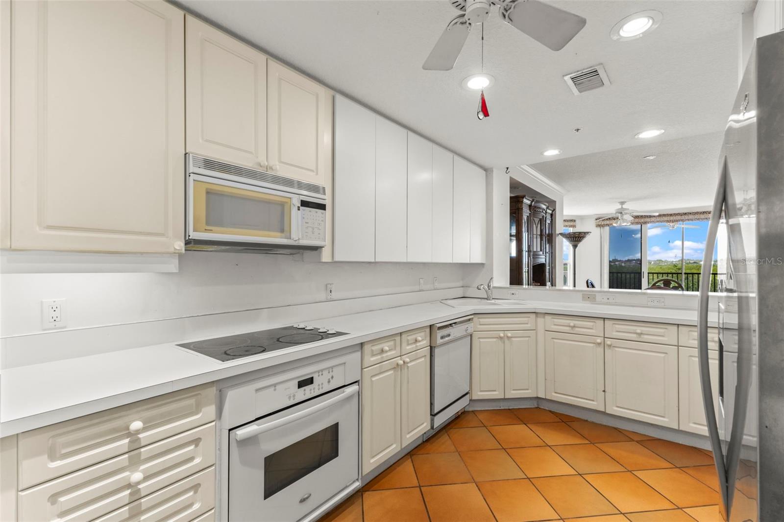 5420 EAGLES POINT CIR #103, SARASOTA, FL, 34231