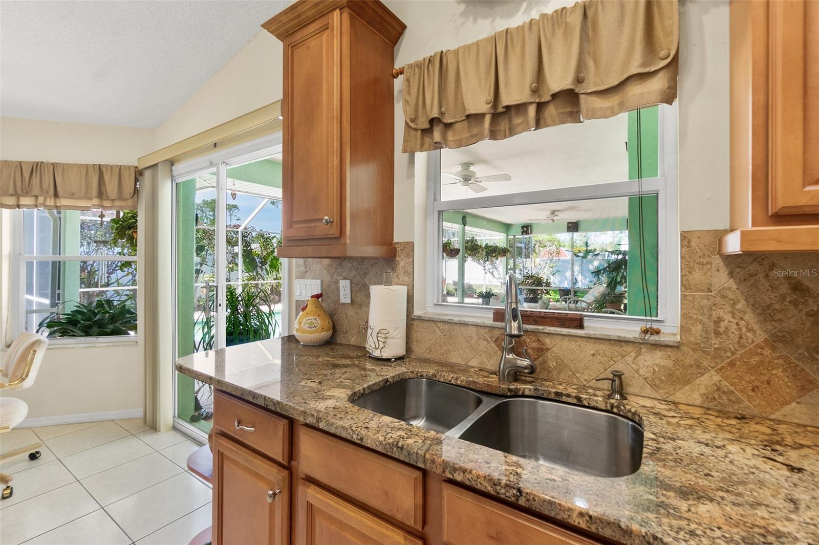 33 POINSETTIA LN, PALM COAST, FL, 32164