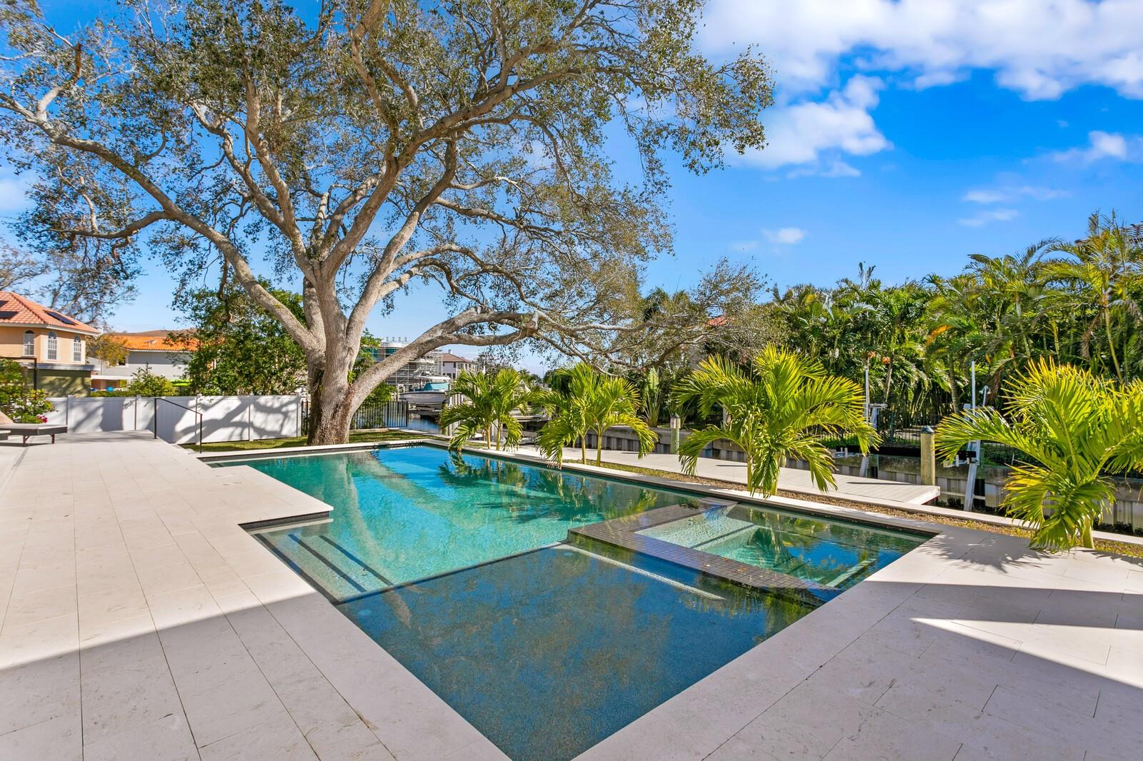 TB8356659 Property Photo