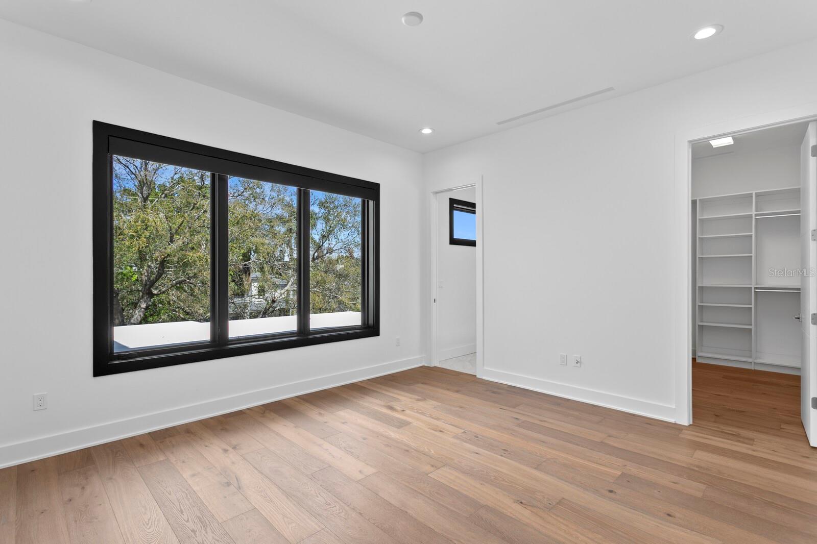 TB8356659 Property Photo