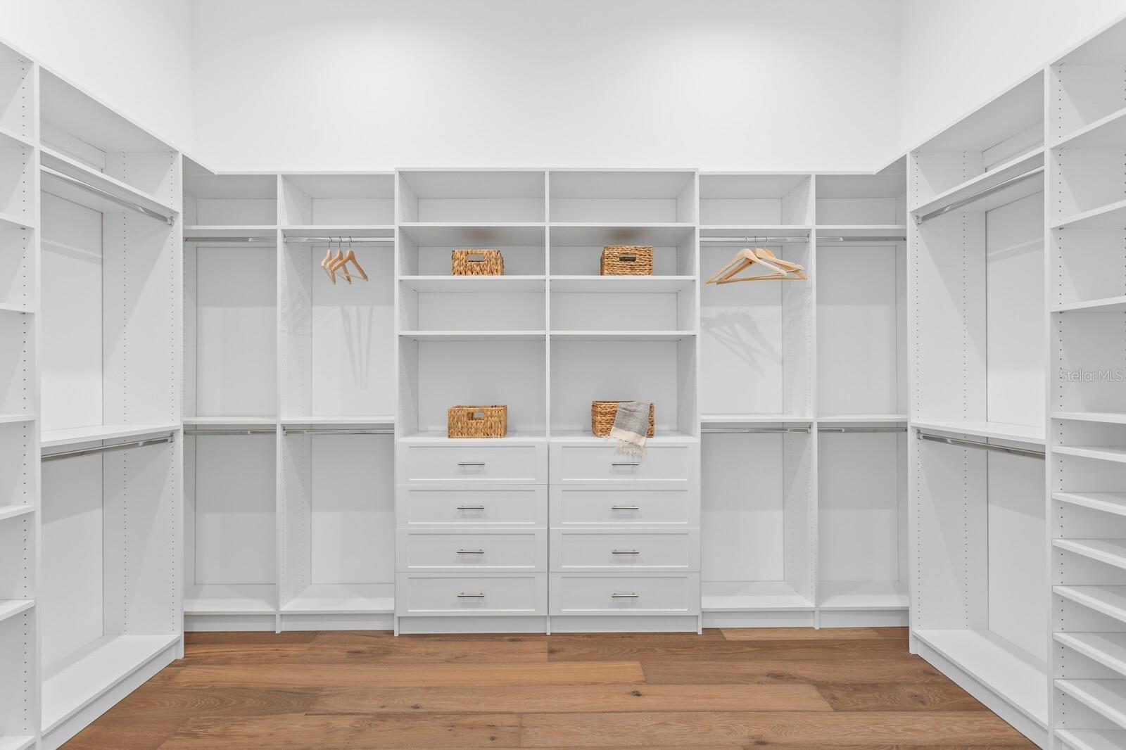 TB8356659 Property Photo