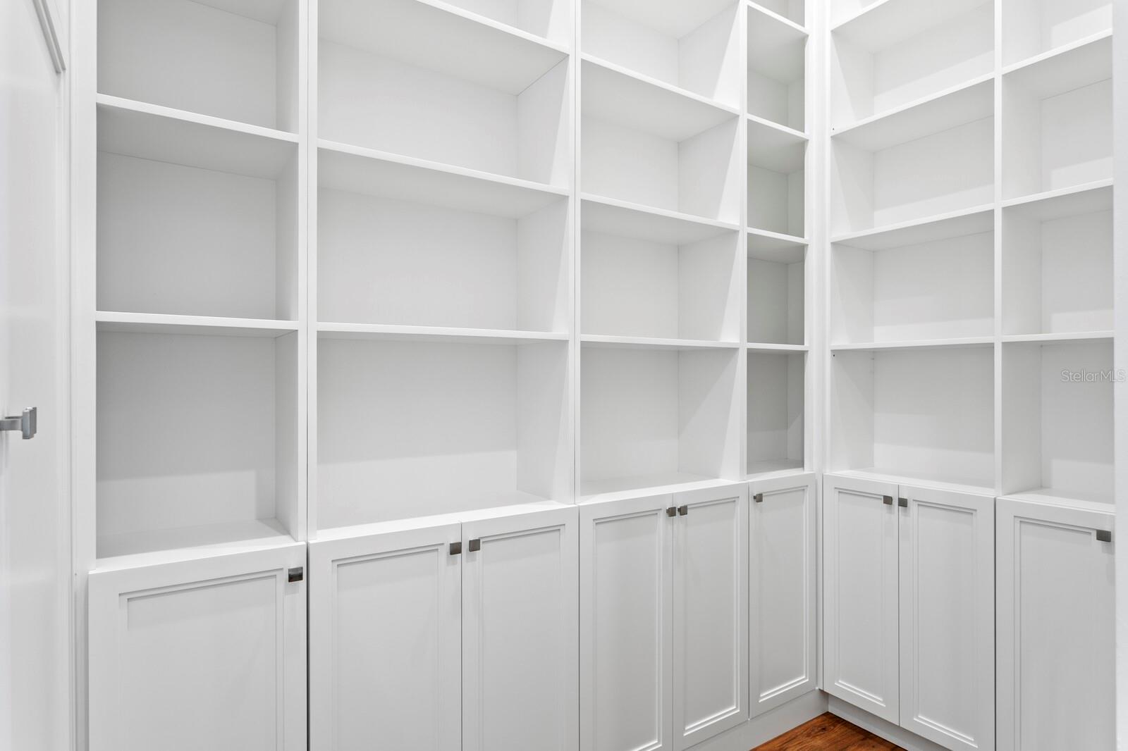 TB8356659 Property Photo