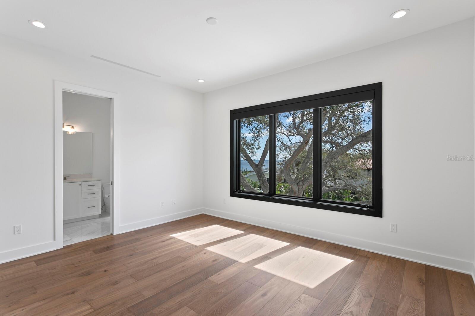 TB8356659 Property Photo