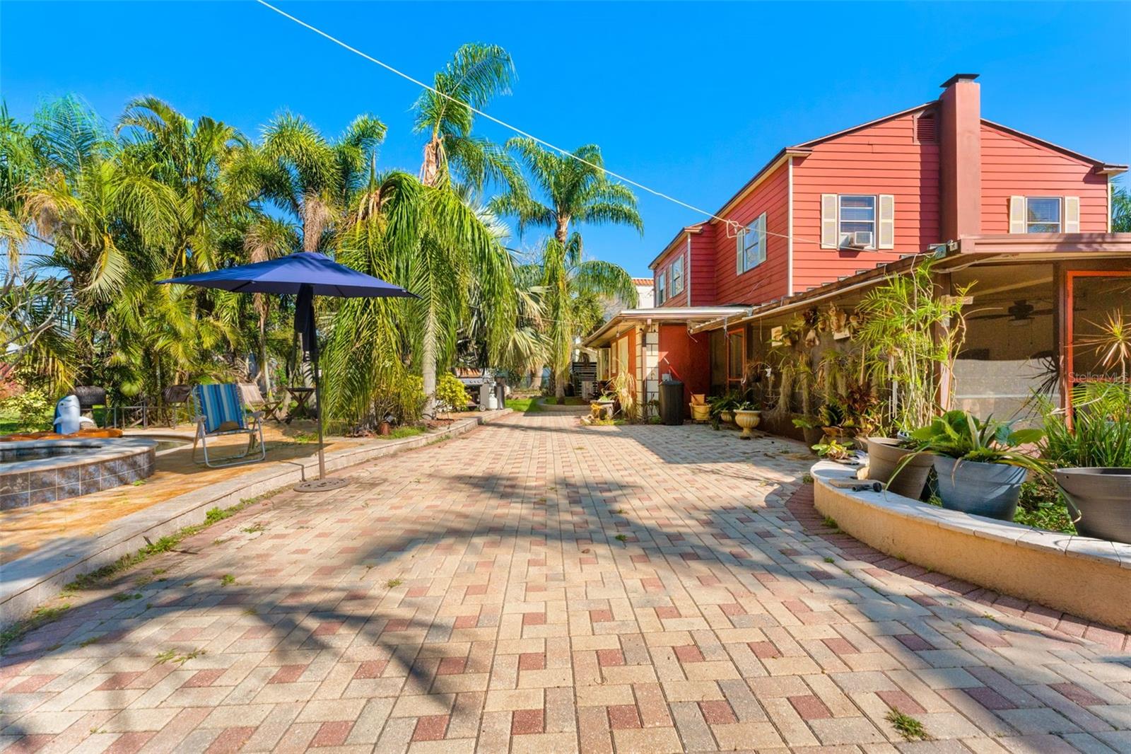 TB8356696 Property Photo