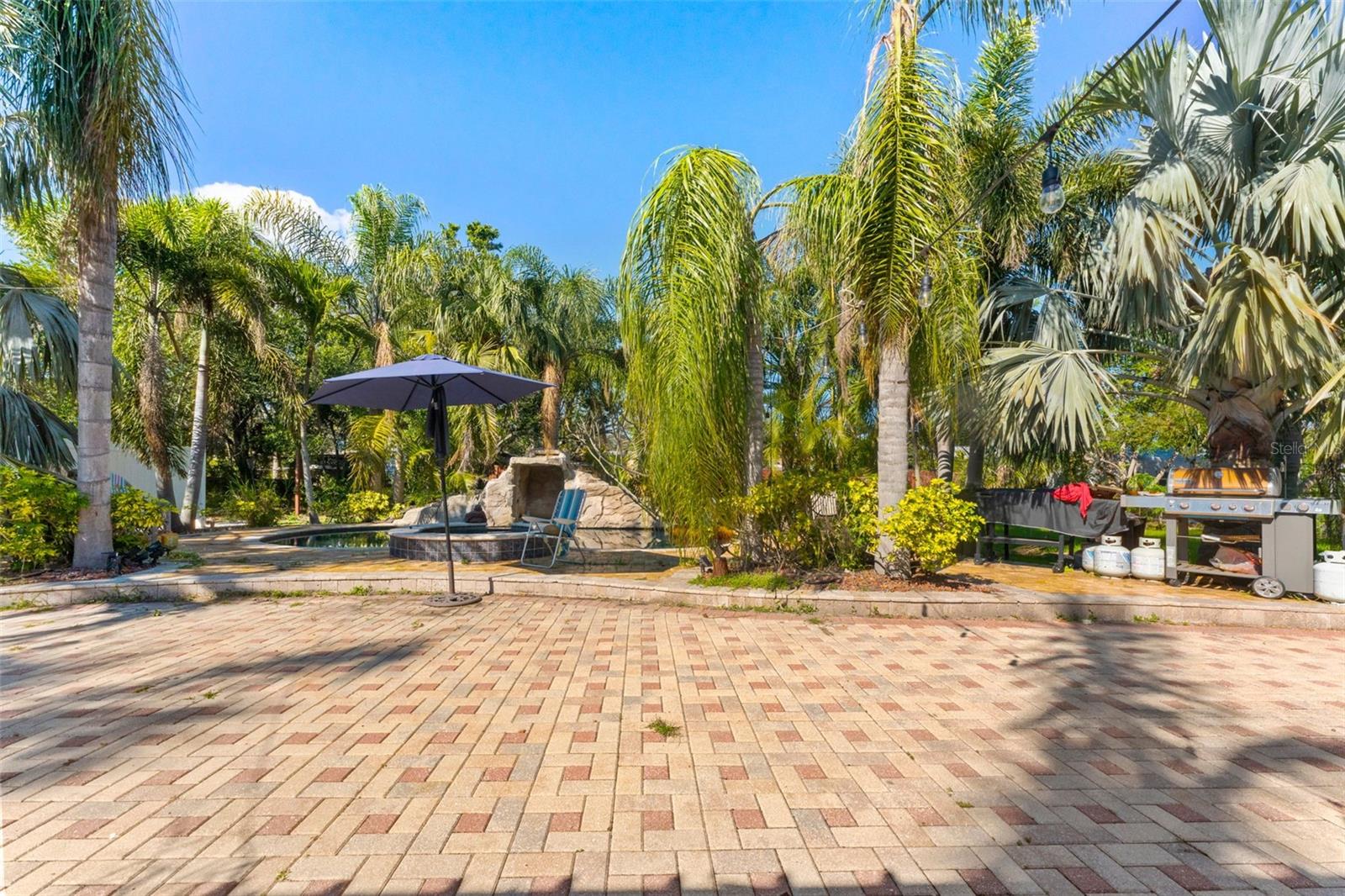 TB8356696 Property Photo