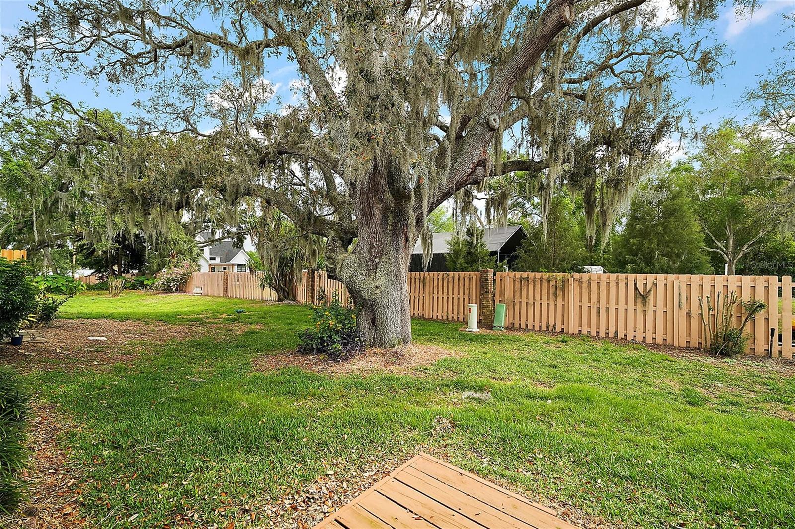 18 COVE LN, EUSTIS, FL, 32726