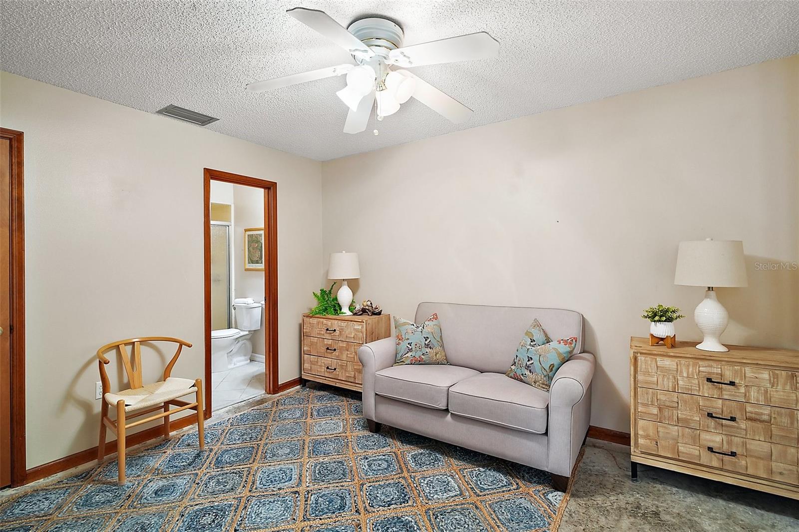 18 COVE LN, EUSTIS, FL, 32726