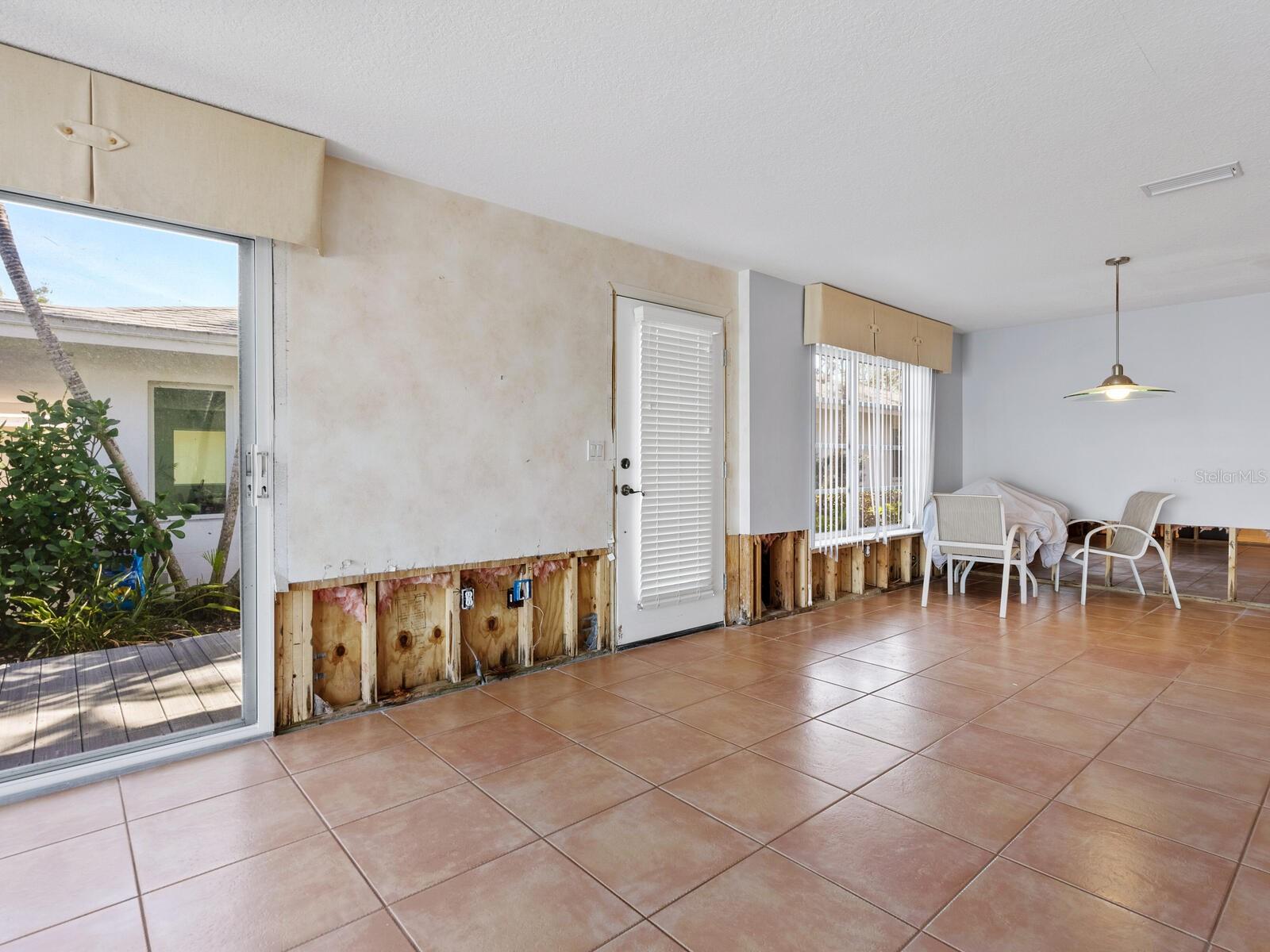 1374 MOONMIST DR #B1, SARASOTA, FL, 34242