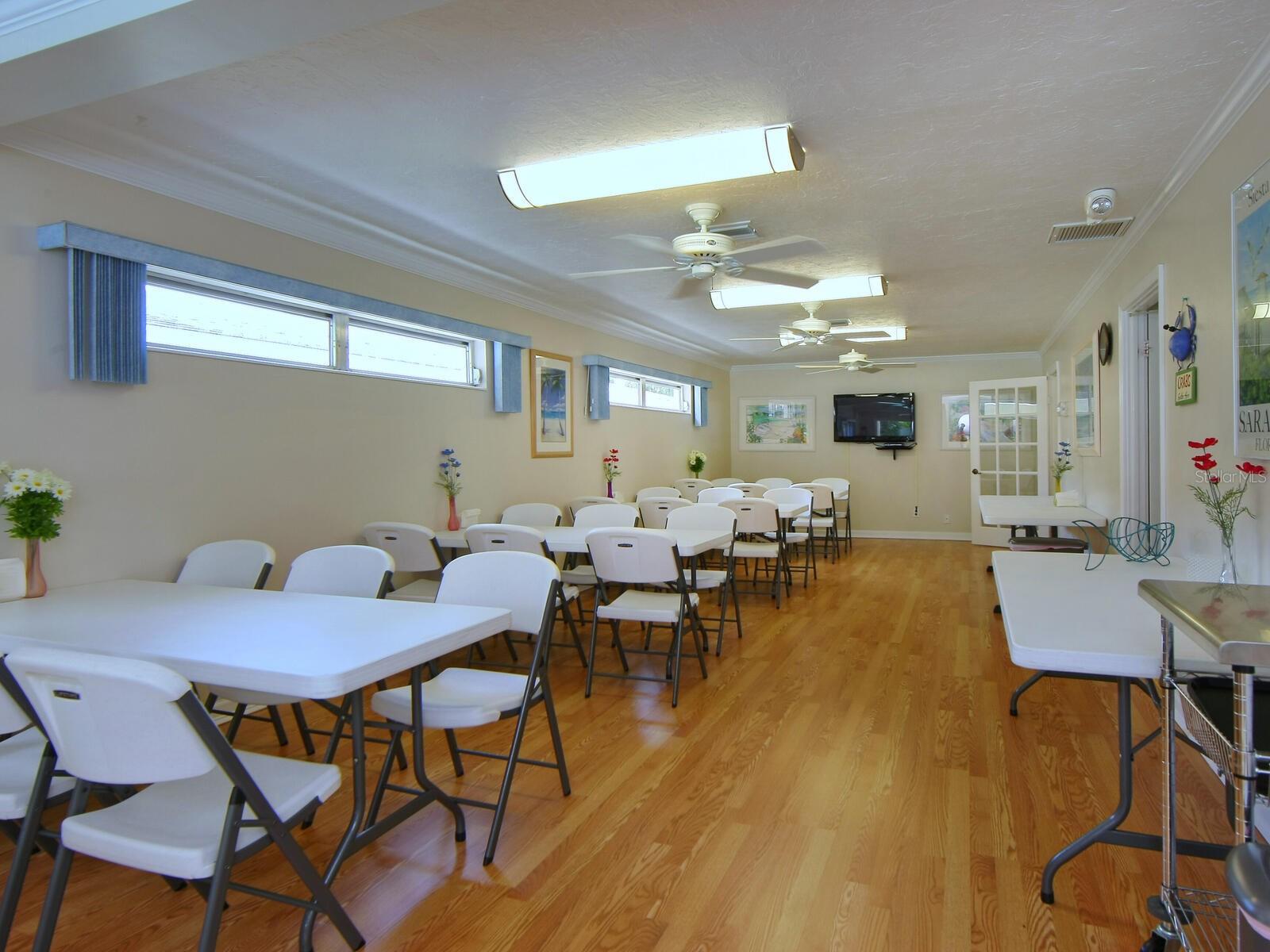 1374 MOONMIST DR #B1, SARASOTA, FL, 34242