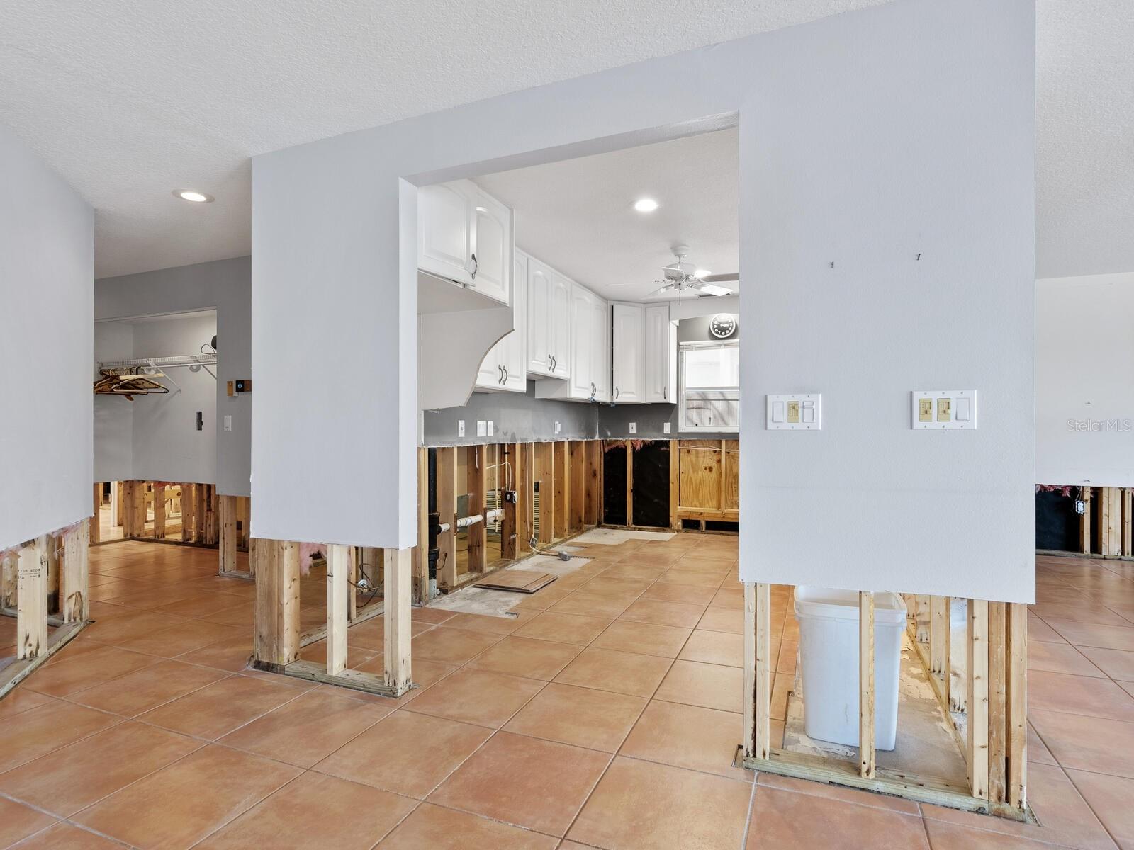 1374 MOONMIST DR #B1, SARASOTA, FL, 34242