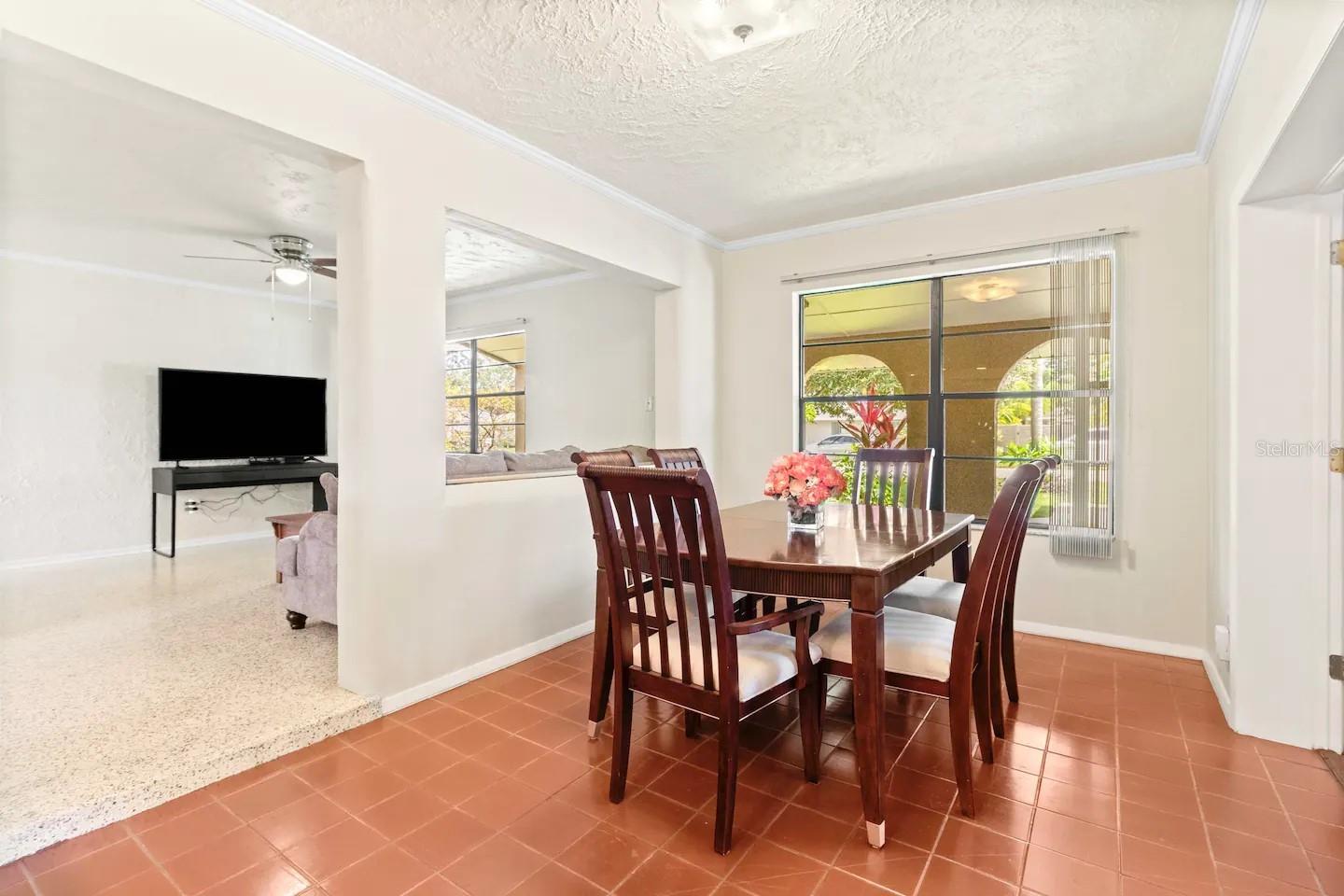 1011 68TH AVE W, BRADENTON, FL, 34207