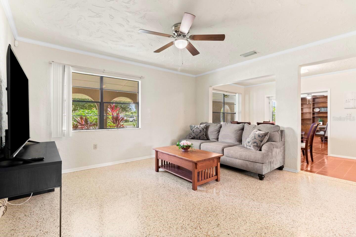 1011 68TH AVE W, BRADENTON, FL, 34207