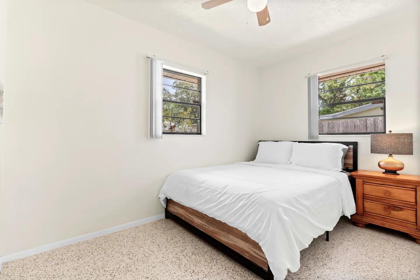 1011 68TH AVE W, BRADENTON, FL, 34207